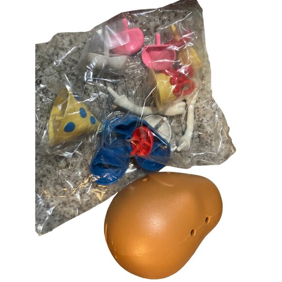 Playskool Happy Birthday Mr Potato Head and Mrs Potato Head Toy - Picture 5 of 10